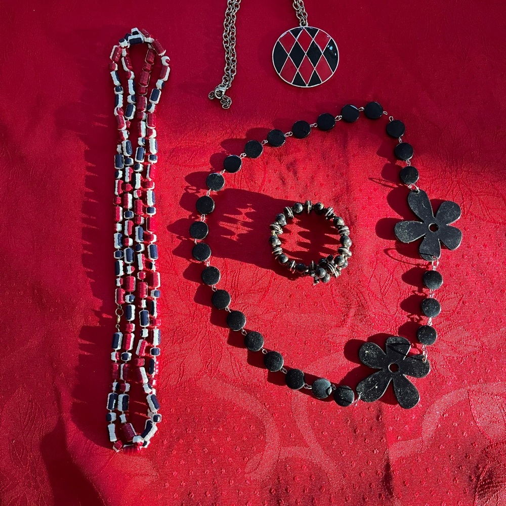 Elegant Black and Red Jewelry Set